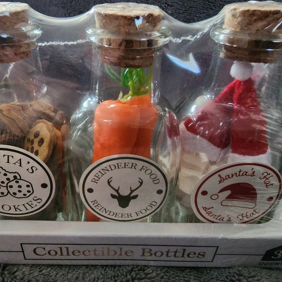 NWT Collectible bottles,Santa's 🍪, Reindeer food,Santa's hat! - Picture 3 of 6